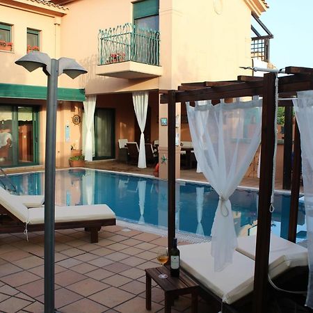 4-Seasons Pool Villa Near Meteora ตริกาลา ภายนอก รูปภาพ