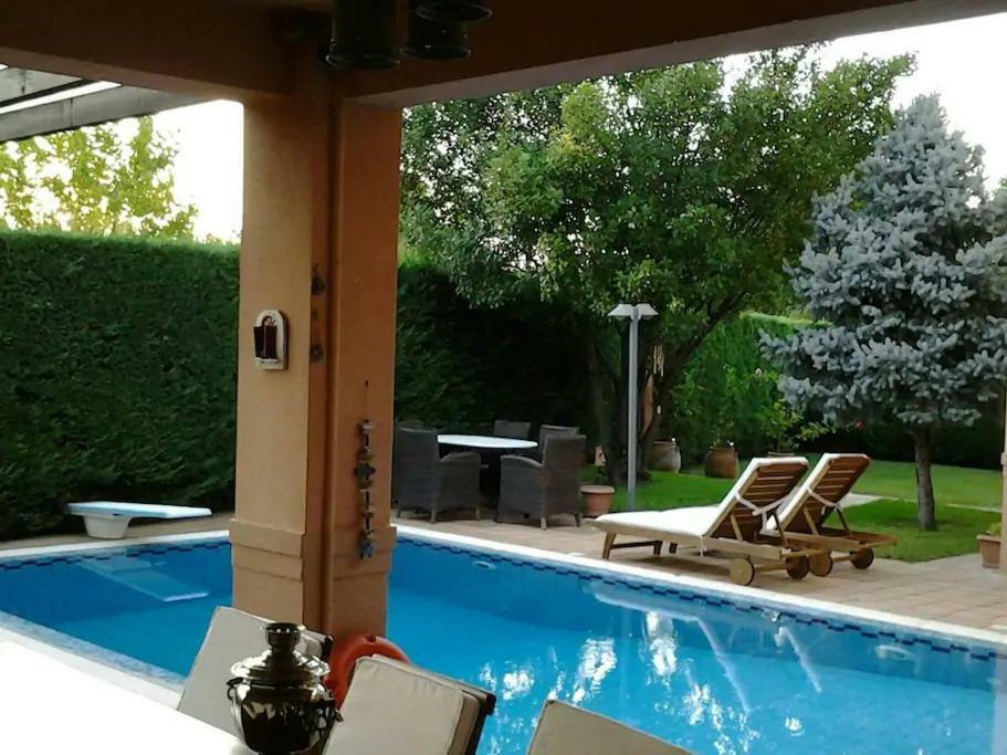 4-Seasons Pool Villa Near Meteora ตริกาลา ภายนอก รูปภาพ