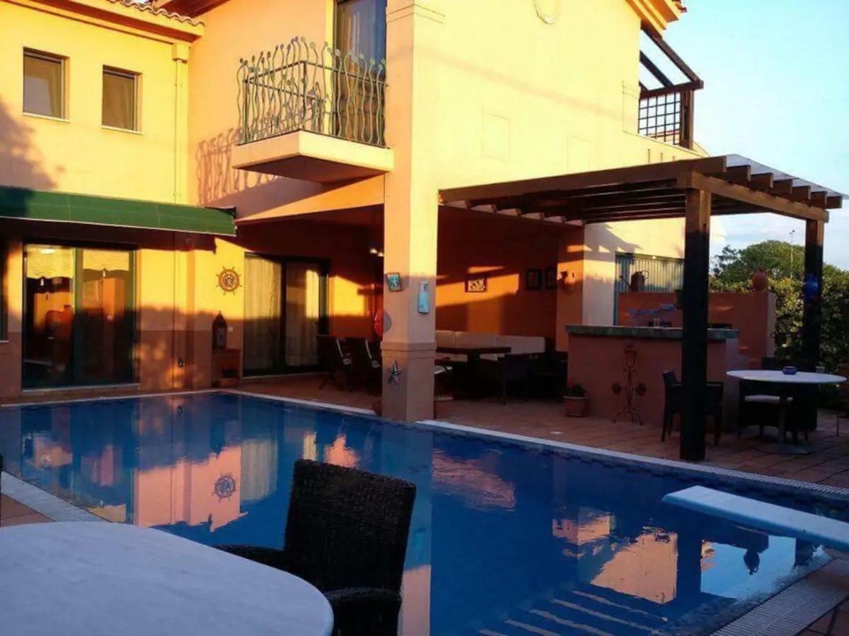 4-Seasons Pool Villa Near Meteora ตริกาลา ภายนอก รูปภาพ