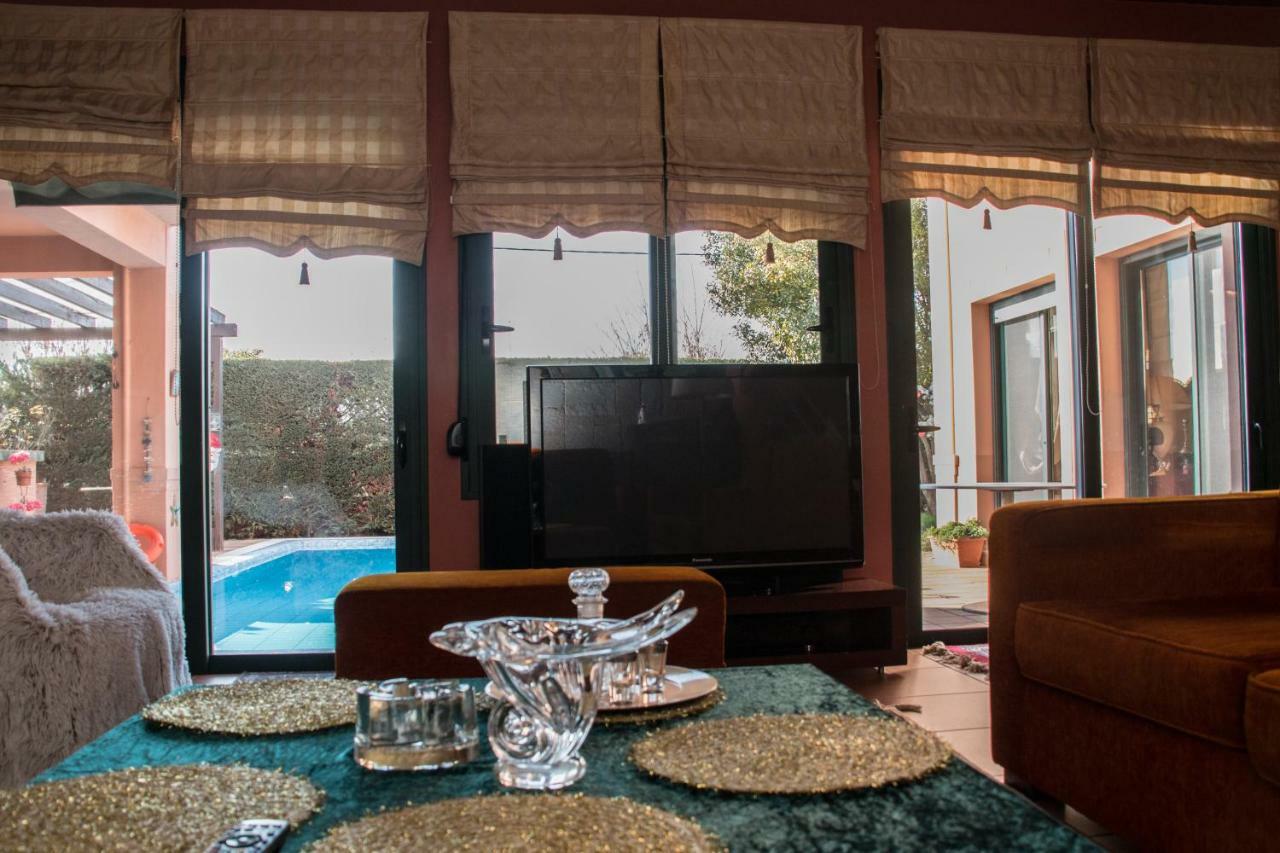 4-Seasons Pool Villa Near Meteora ตริกาลา ภายนอก รูปภาพ